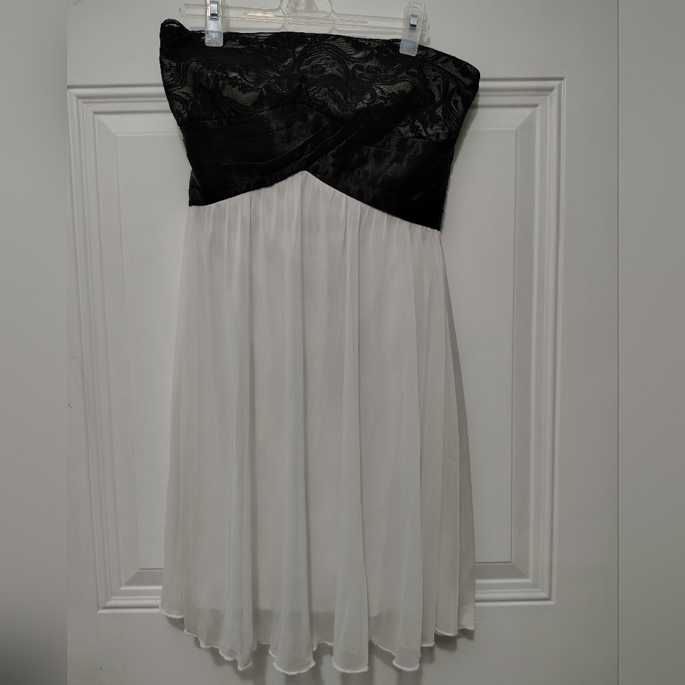 Charlotte Russe Black and White Strapless Chiffon Midi Dress